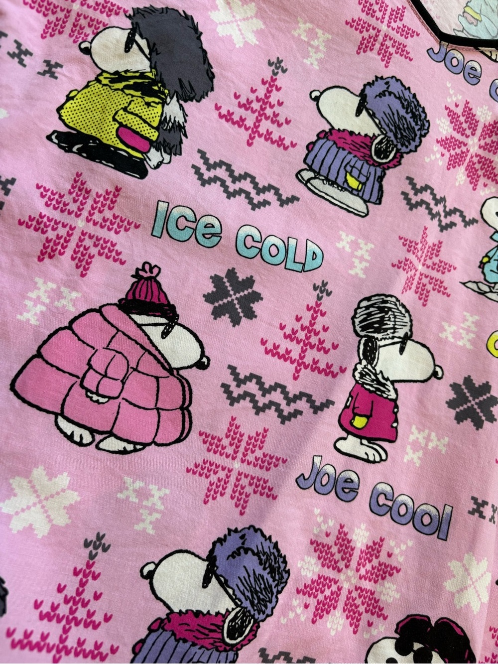 Peanuts Scrub Top - Picture 2 of 3
